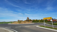 Neuer Kreisverkehr in Jengen Neuer Kreisverkehr in Jengen
