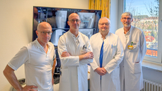 Chefarzt Dr. Wolfgang Schnitzler mit dem leitenden Oberarzt Dr. Dietmar Thomas und den Oberärzten der neuen Praxis Dr. Stefan Dellner und Dr. Peter Kramny (v.r.n.l.)
