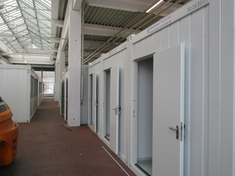Container im OBI-Markt Container im OBI-Markt