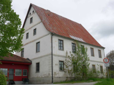 Sanierung ehemaliges Schloss Weizern in Eisenberg.