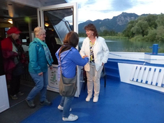 Bei milden Sommertemperaturen genossen die Ehrenamtskarteninhaber eine Abendfahrt auf dem Forggensee Bei milden Sommertemperaturen genossen die Ehrenamtskarteninhaber eine Abendfahrt auf dem Forggensee